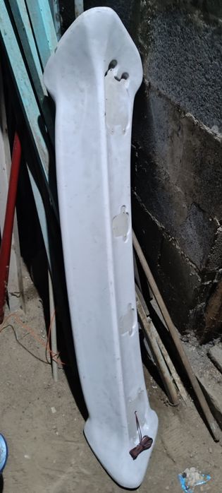 Спойлер на крышу