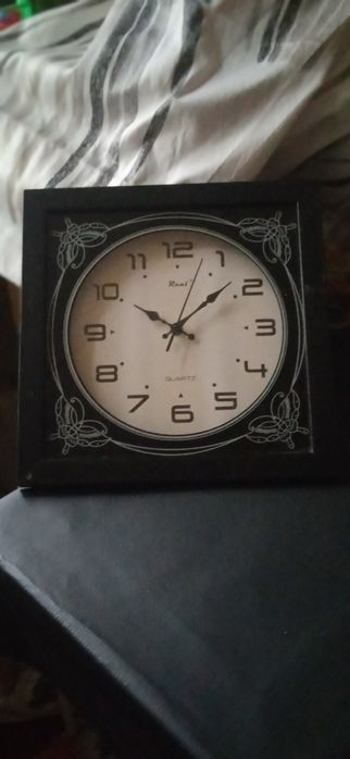 Современные часы