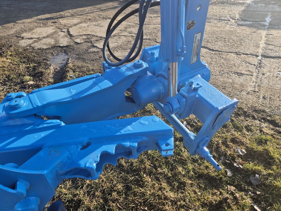 Plug LEMKEN cu 3 cormane reversibil.
