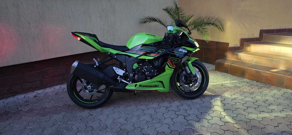 Motor Kawasaki Ninja ZX-6R