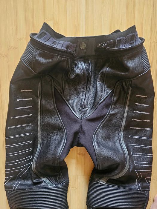 Чисто ново дамско долнище Dainese