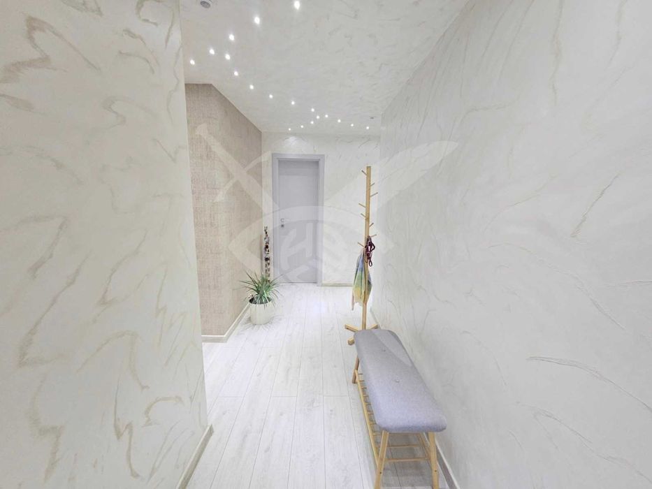 Продава се Тристаен апартамент в Пловдив, Младежки Хълм - 102 кв.м за 2942 €/кв.м - Снимка #5