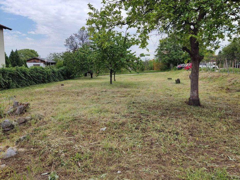 Косене и почистване на запустели дворове и парцели