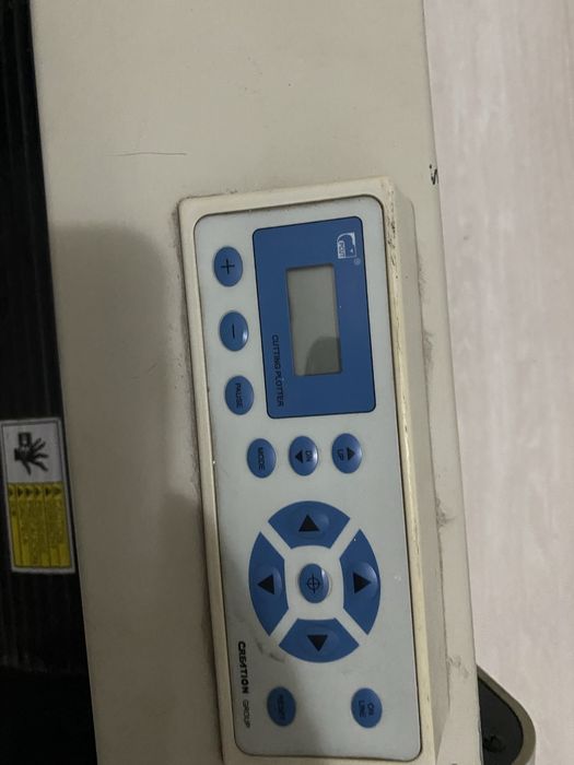 Продам плоттер режущий