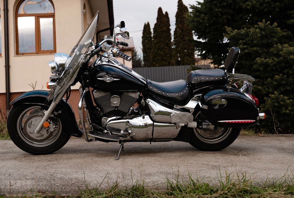 Suzuki Boulevard C90T
