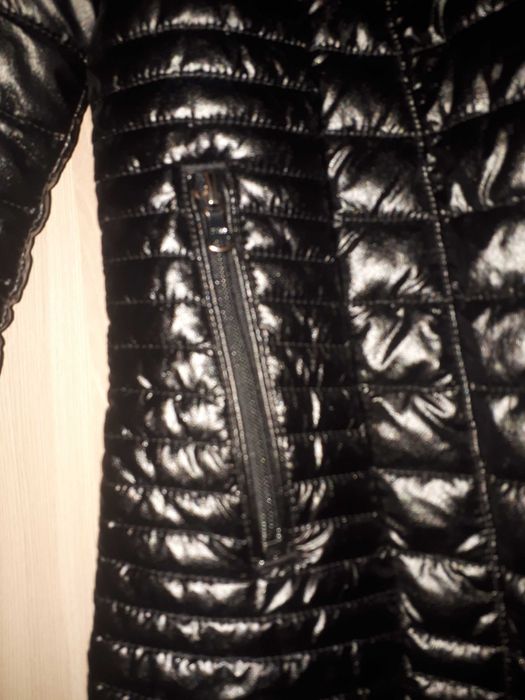 Куртка Guess продам