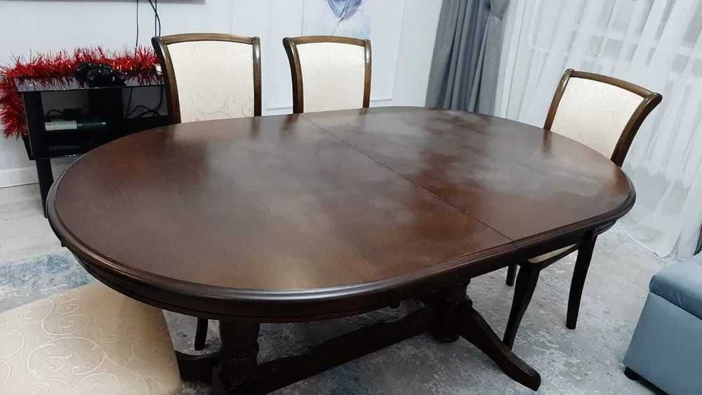 Гостевой стол с 6 стульями