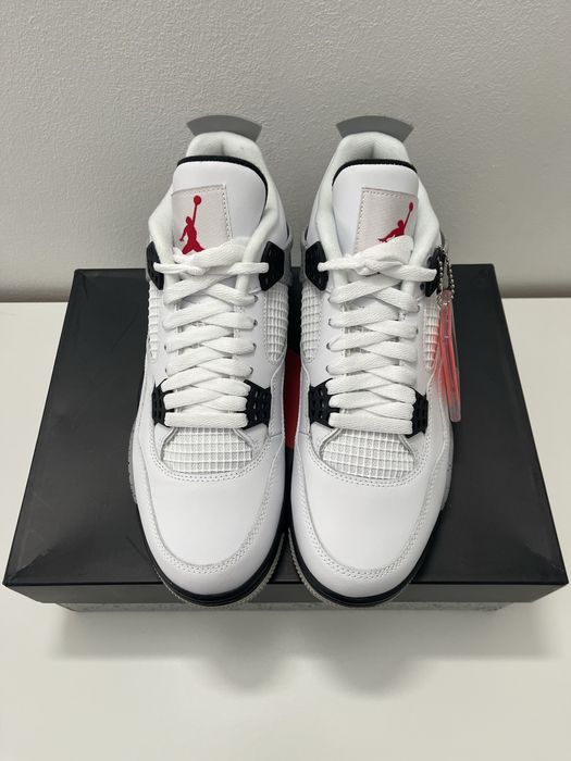Jordan 4 ‘White cement’