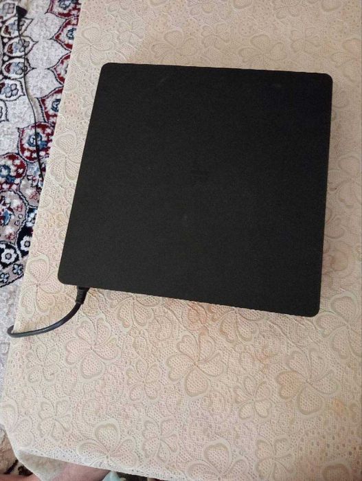 Playstation 4 slim