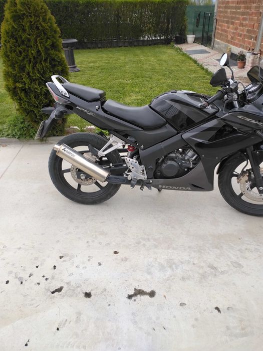 Honda cbr125r2009г. Всичко платено