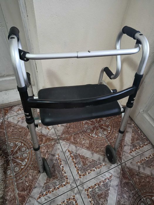 Cadru mers pliabil, curbat, cu ROȚI si sezut /Dizabilitati/ajustabil