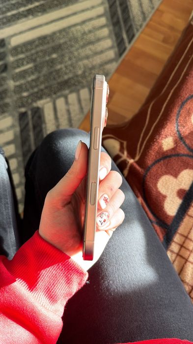 Vând 2 IPhone 16 pro , unul având bateria 95% iar celălat 90%