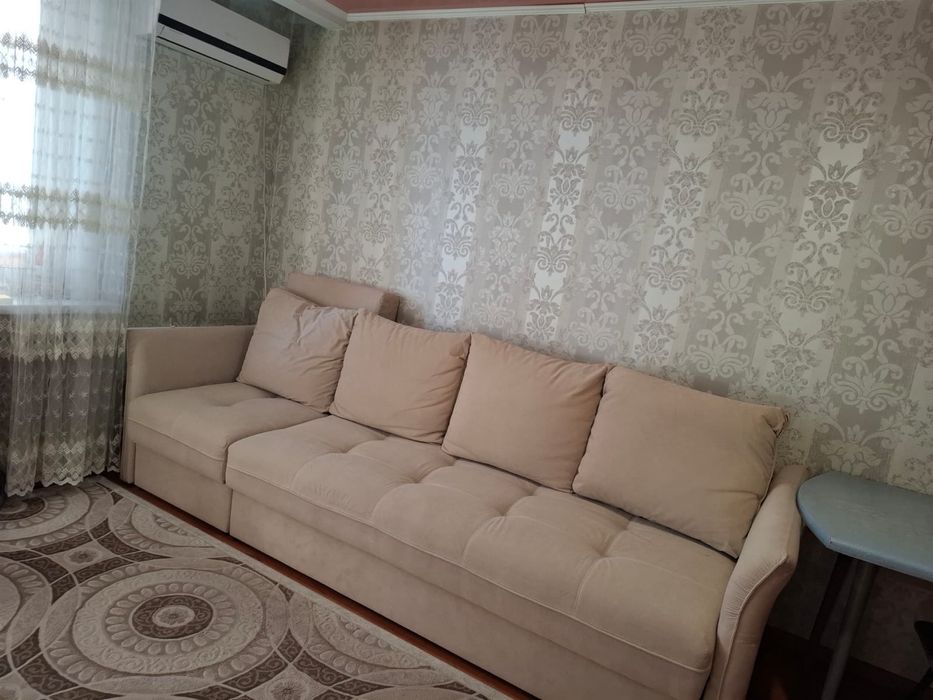 Продается диван Molly Ivory (еврокнижка)