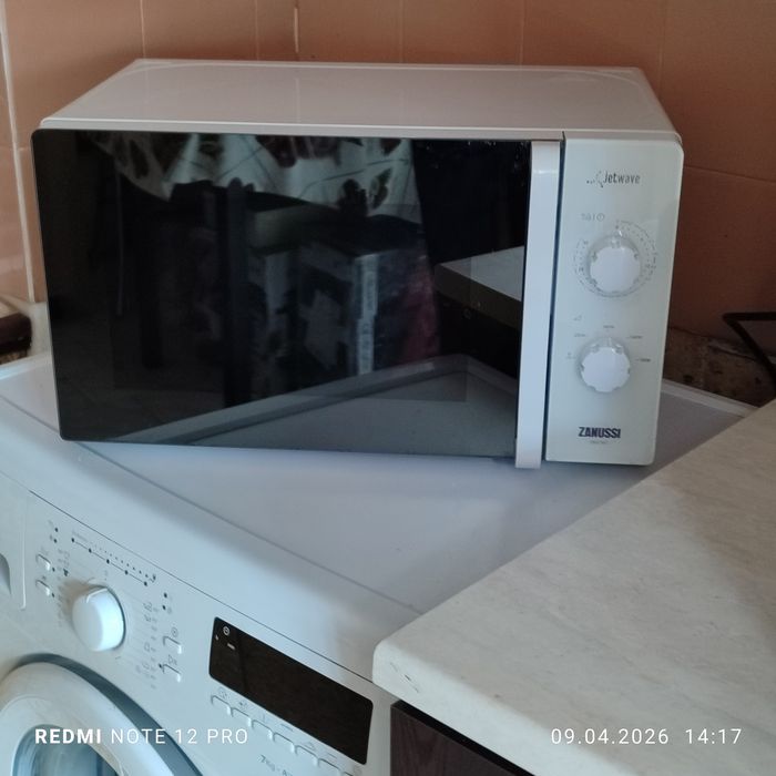 Микровълнова печка"Zanussi"