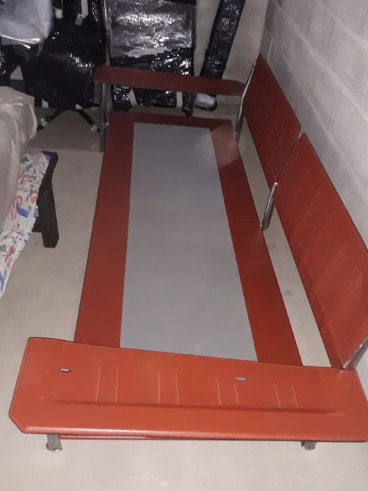 Set divan piele naturală cu măsuță din sticlă