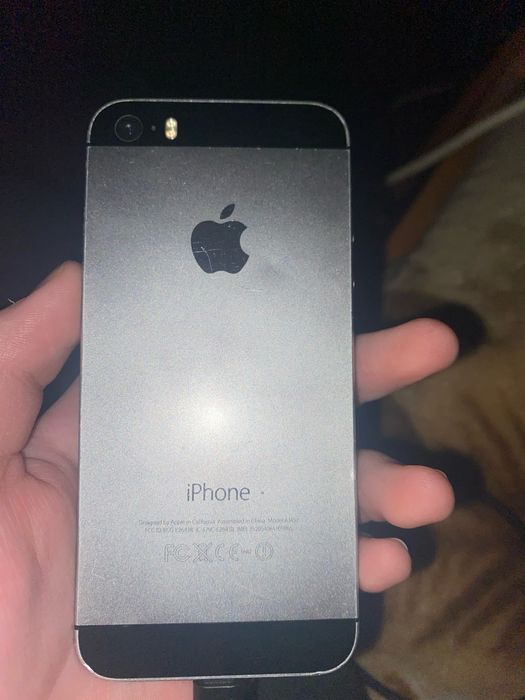 Продам айфон 5s