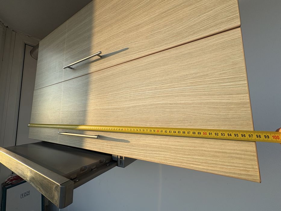 Vand hota Beko cu dulap incorporata cu tub pentru ventilare naturala