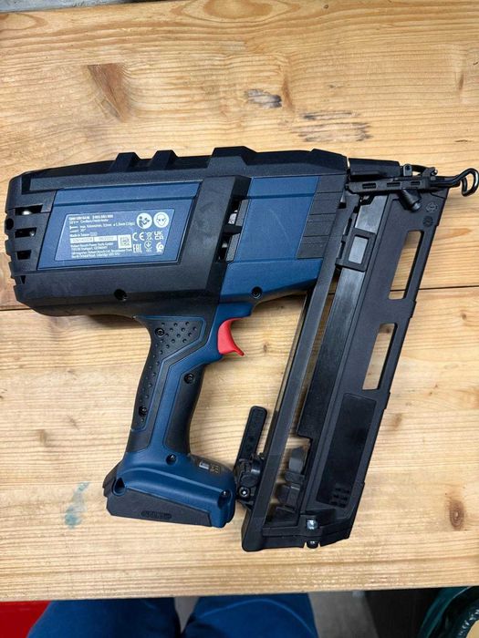 Pistol cu cuie BOSCH GNH 18V-64 M