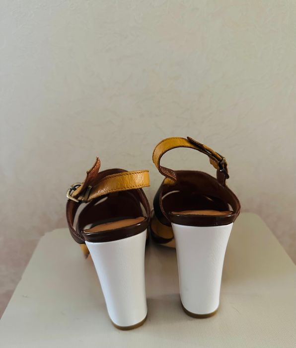 Продам босоножки