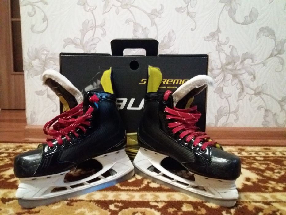 Хоккейные коньки