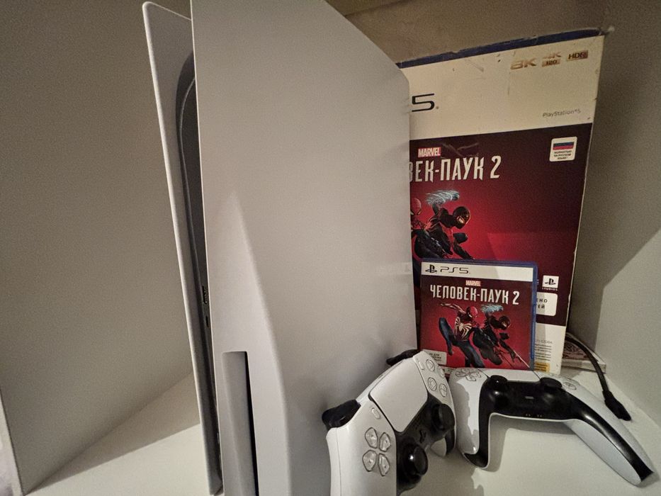 Playstation 5 и 2 джойстика