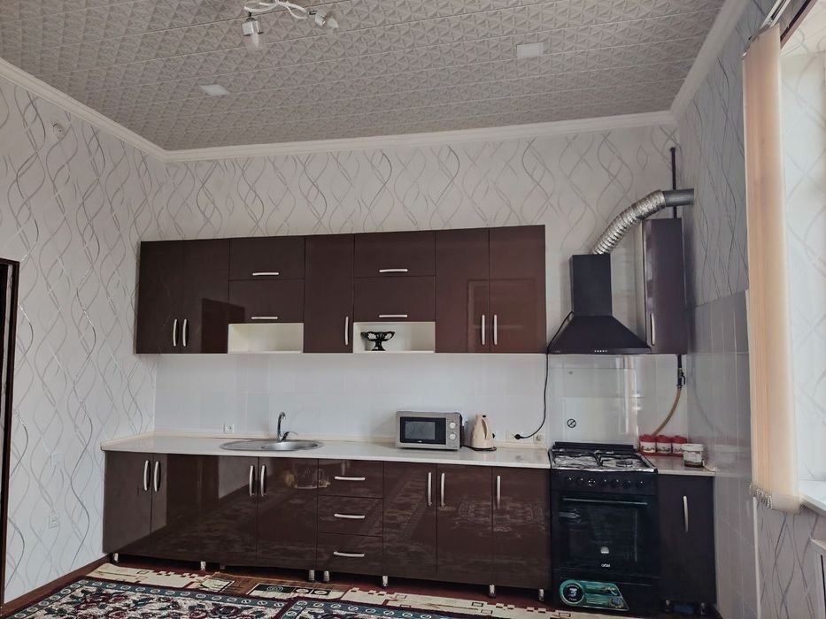 Tosh.vlo.Boʻstinliq Qoʻshqoʻrgʻon uy sotladi idiyal 6 sotik 4xonali uy