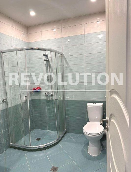 Дава се под наем Тристаен апартамент в Варна, Бриз - 135 кв.м за 1100 € - Снимка #5