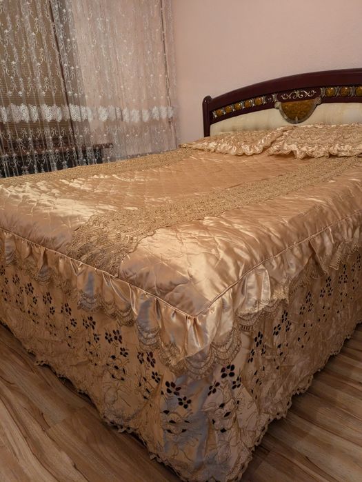 Покрывало и 2 наволочки. Качество супер.