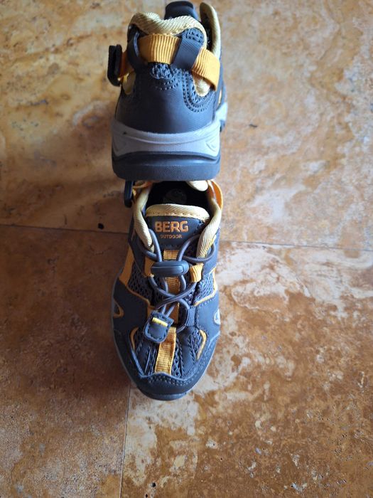 Vând adidași copii Berg 23