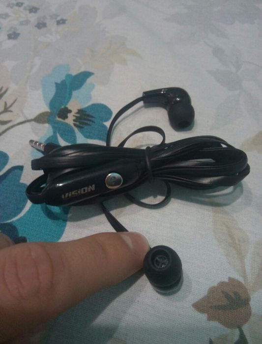 Căști cu fir buton oprire/pornire VISION, noi