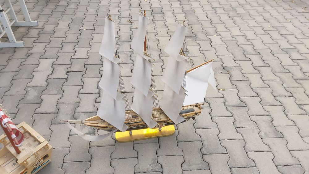 Продам коробли очень красивие