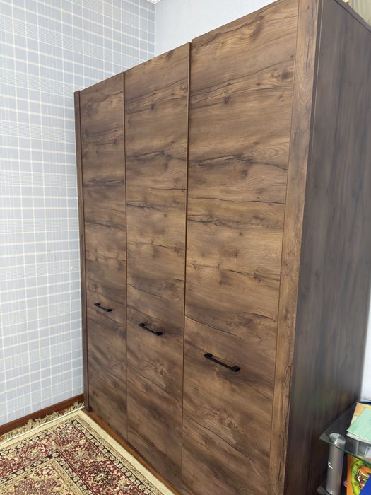 Продам спальный гарнитур