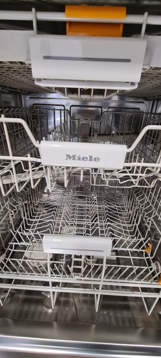 КАТО НОВА Свободностояща  Съдомиялна 60см Miele  14к-та А+++