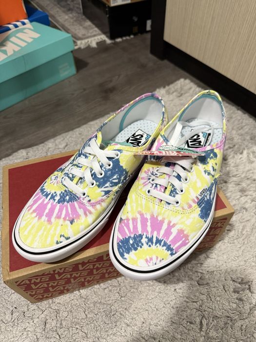 Adidasi Vans of the Wall