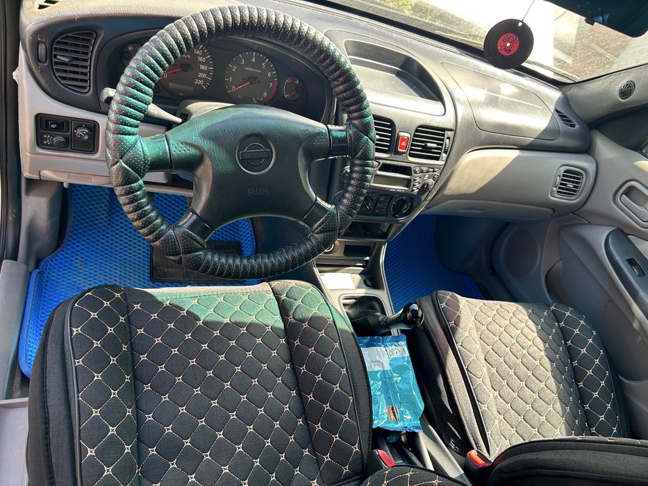 МашинаNissan almera