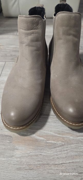 Ghete dama, noi din piele- Tamaris