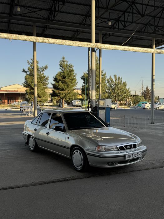 Nexia 1 2007 sotiladi