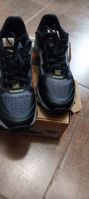 Чисто нови safety tracking маратонки