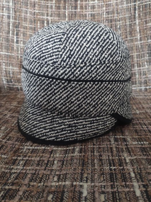 Женские шапки тёплые б/у