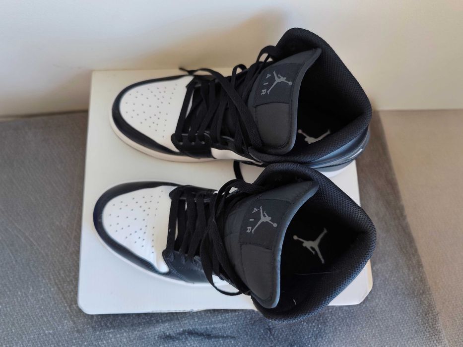 Високи сникърси Air Jordan - размер EU-40,5