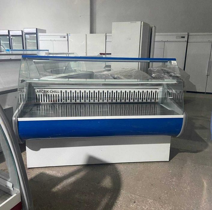 Колбасный холодильник в хорошем состояние