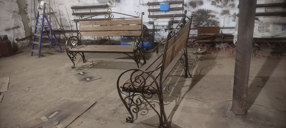 Садовая лавочка.