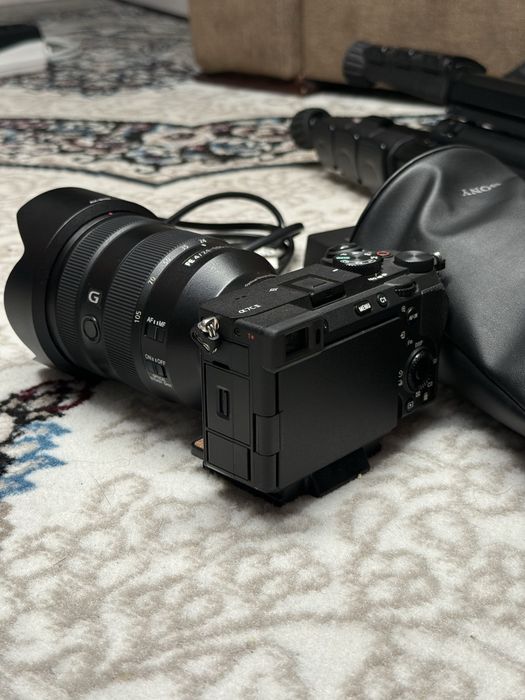 Sony a7cii + объектив 24-105 + 2шт батарейка + зарядка + штатив