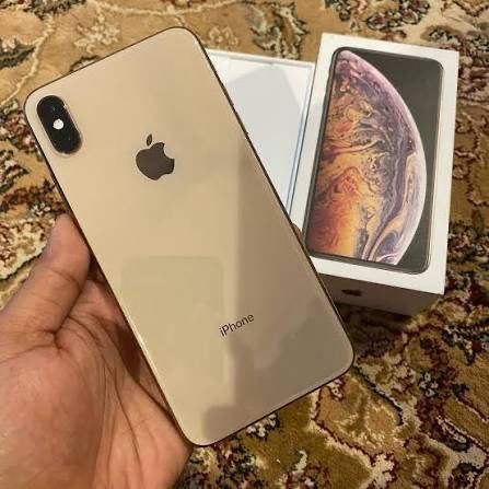 Iphone xs max gold
