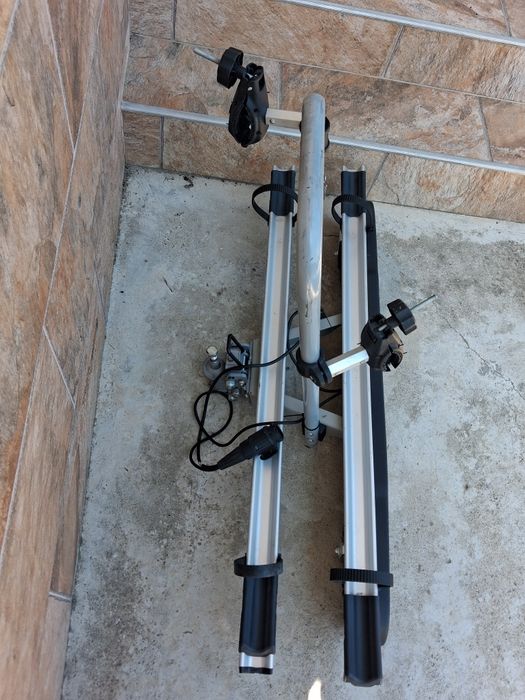 Vând suport auto pentru biciclete