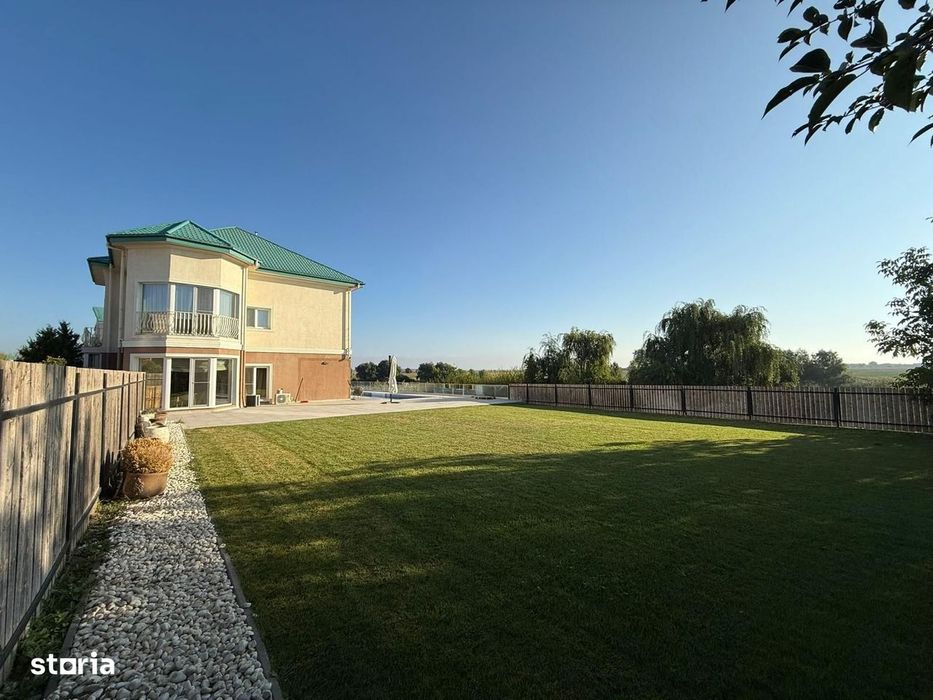 Cosmopolis - Vila Individuala de tip F cu piscina proprie, mobilata