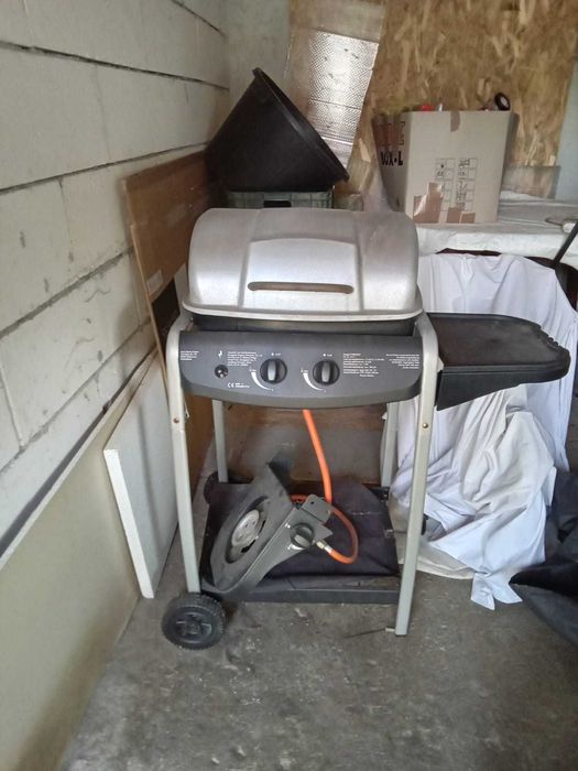 Grătar pe gaz (butelie )