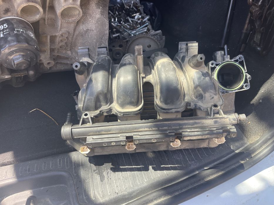 Vand dezmembrez motor vw golf BCA 1.4 benzina chiuloasa axa came egr..