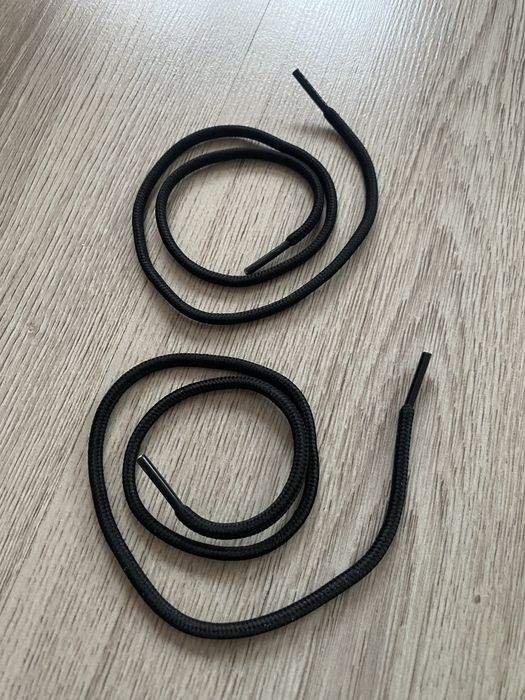 Sireturi de 57 de cm