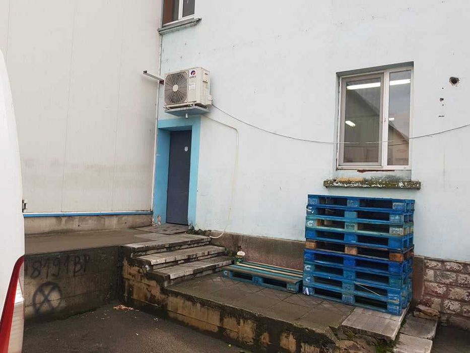 Дава се под наем Склад в Плевен, Идеален център - 100 кв.м за 255 € - Снимка #3